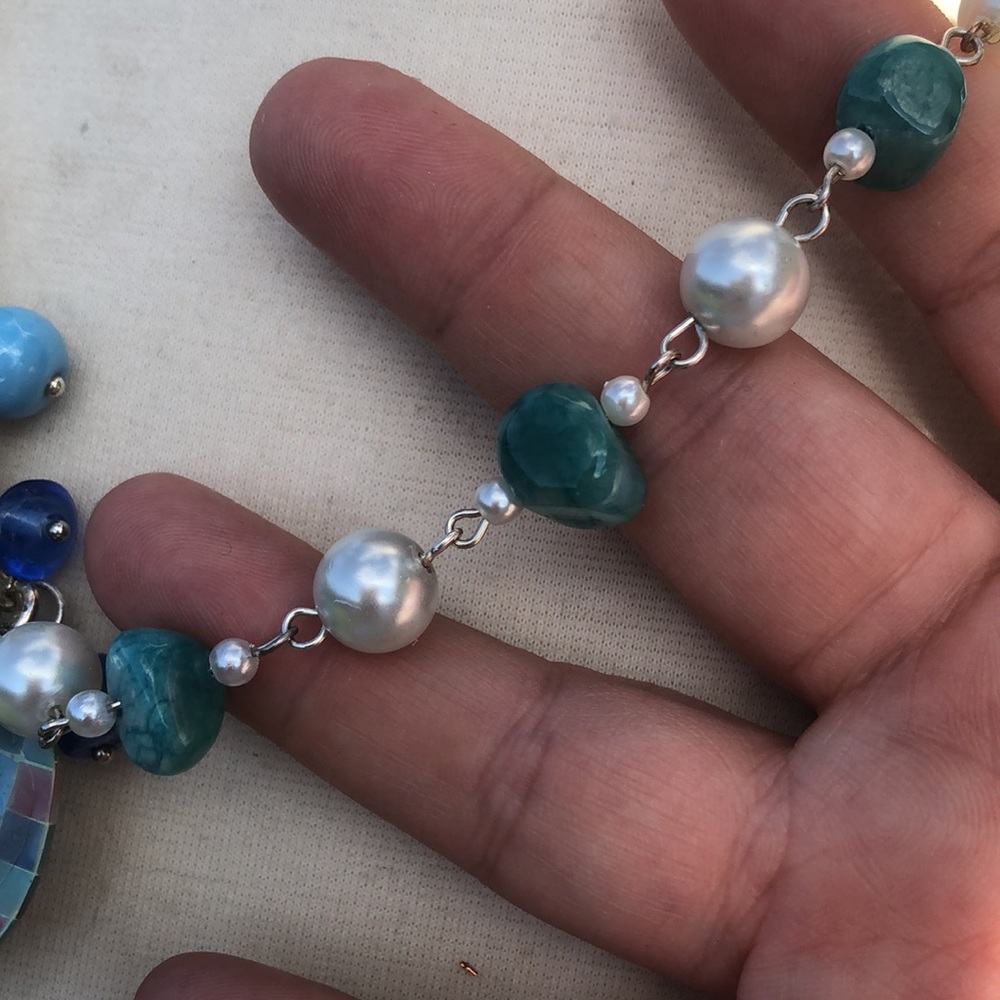 Beach Babe! ๐๐โ๏ธ๐๏ธ Hand crafted necklace from vintage earrings and beads - Picture 7 of 12